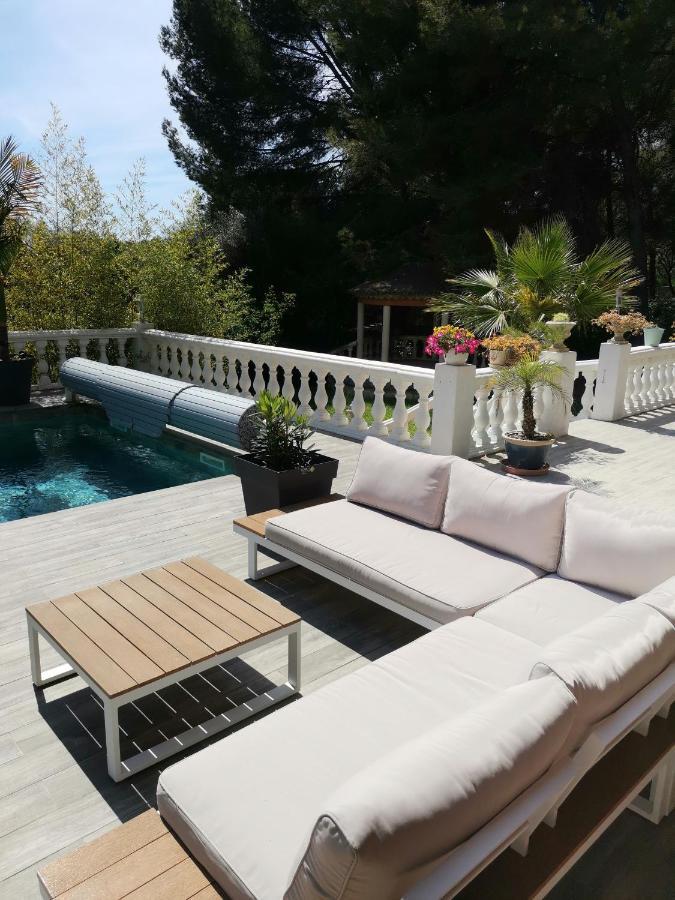 Apartment Pinede Man Yelle *
